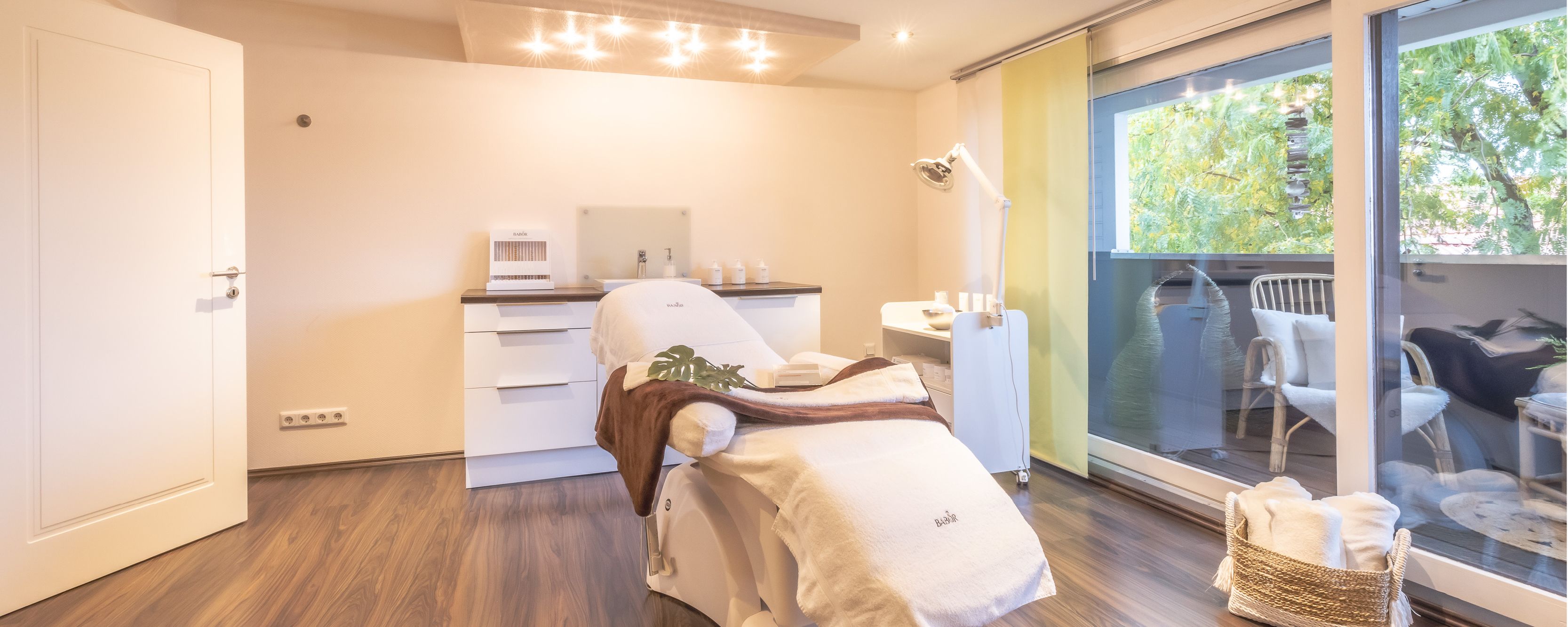 Slider Behandlungsraum Liege